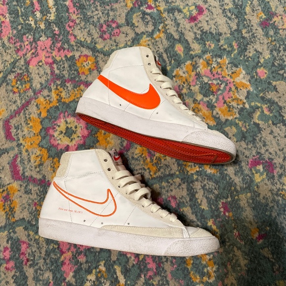 Nike Blazer Mid '77 SE White Orange Sail First Use Women's 8.5 RARE